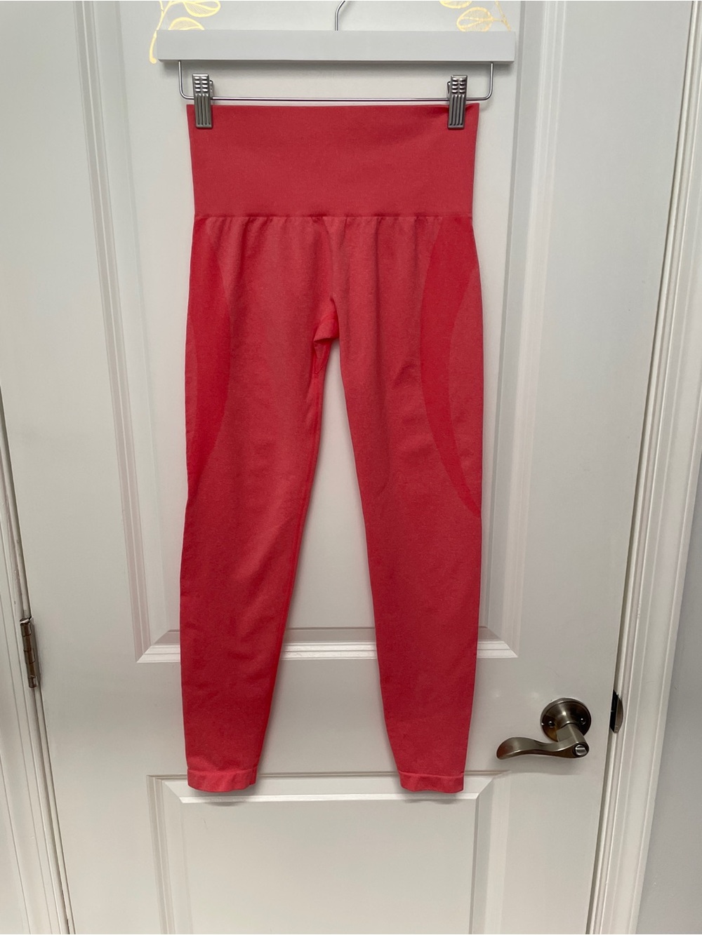 Bundle NVGTN size S Seamless Ombre High-Waist Leggings — Coral & Hot Pink - Picture 16 of 16